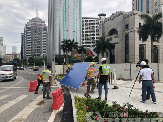南宁整治围挡乱象 疏堵道路保畅通（图）