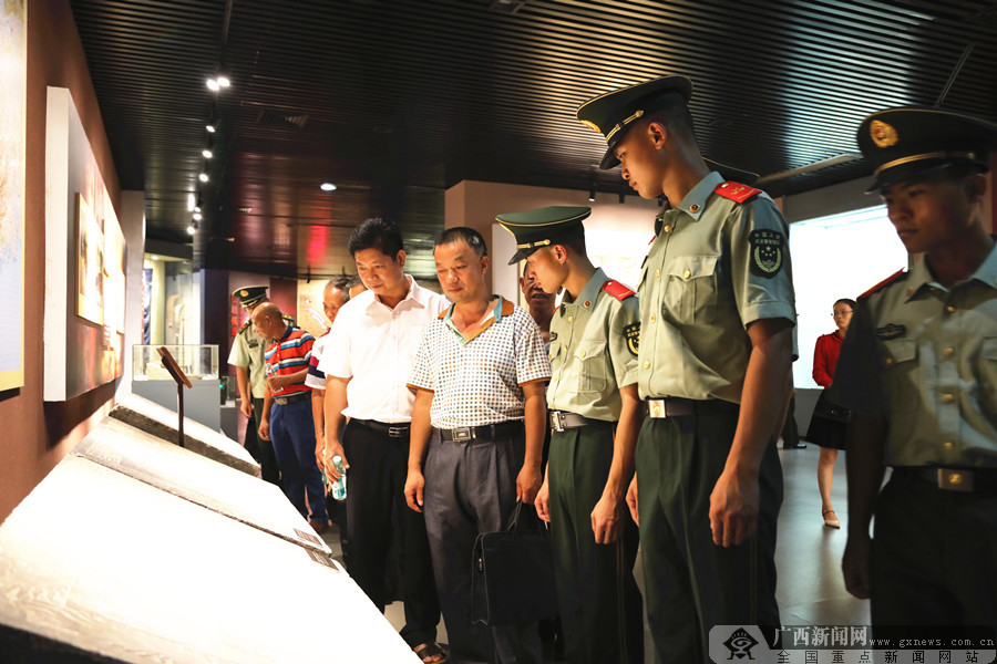 钦州武警,村党支部开展联合党建 喜迎政治生日