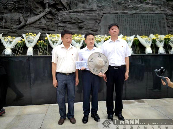 记者再走长征路 湘江边祭牺牲烈士坚守初心的执着