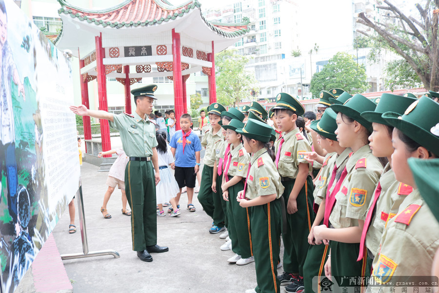 武警钦州支队：走进校园撒播爱国“种子”