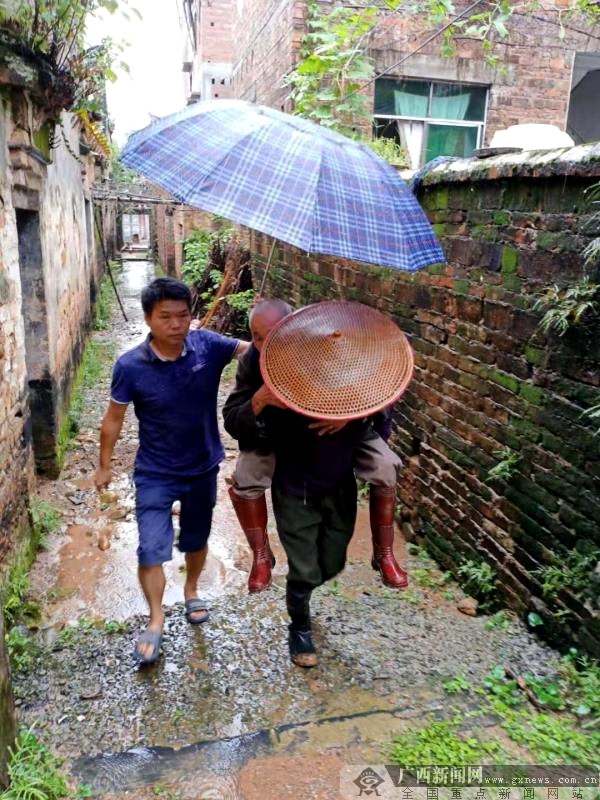 全州遭强降雨袭击 提前转移疏散危险区域群众