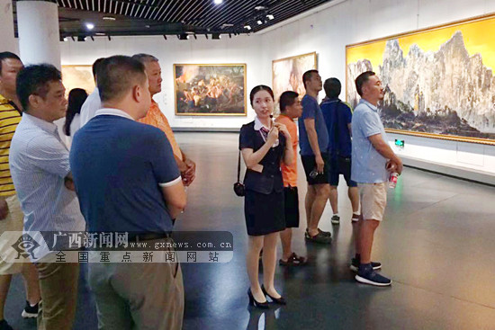 广西体育场党员到区美术馆进行主题教育参观学习
