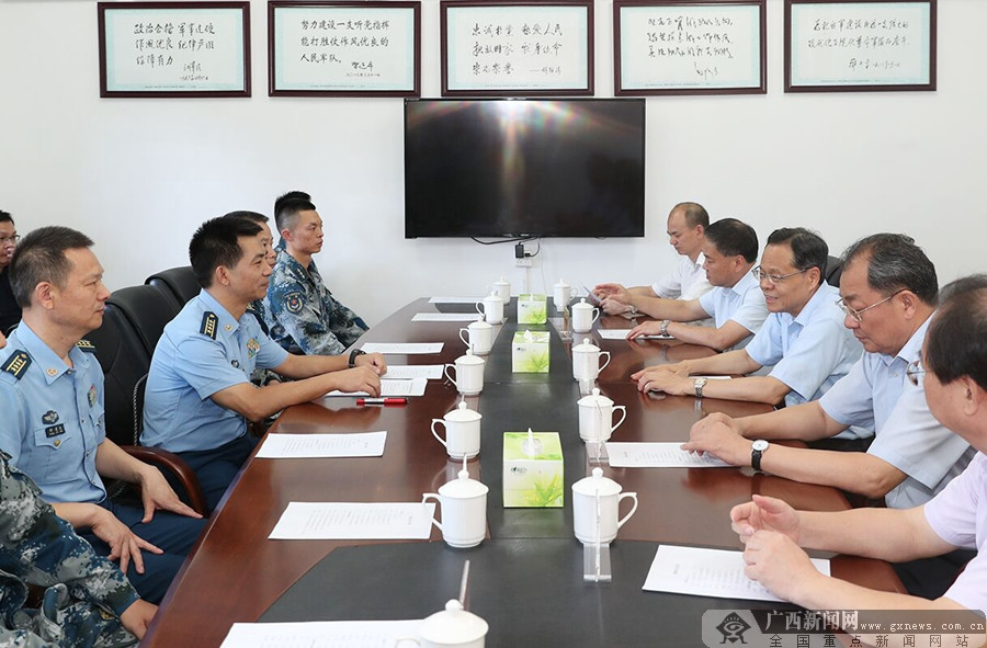 鹿心社陳武走訪慰問駐桂部隊