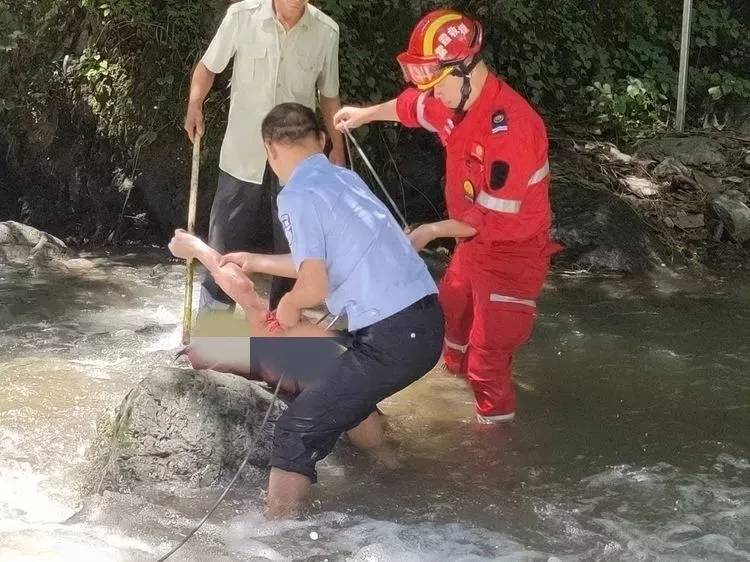 痛心!4名广西青年游秦岭被山洪围困 1人溺亡(图)