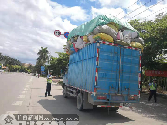 玉林交警重拳整治货车“三超”（图）