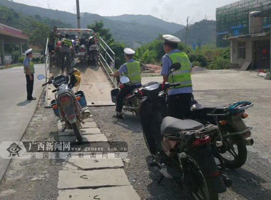 田林交警持续整治查获摩托车电动车违法行为26起