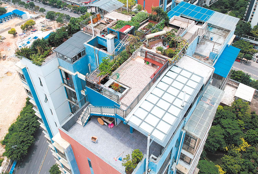 "偷"采光井改成房间 南宁多个小区存在乱搭盖情况