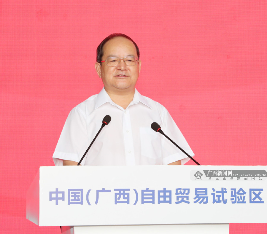 自治区党委书记,自治区人大常委会主任鹿心社,自治区党委副书记,自治