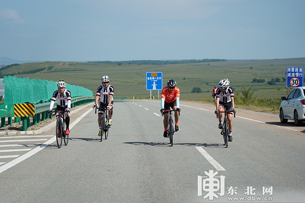 2019碾子山“吉航杯”全国山地自行车暨第三届环黑龙江自行车公开赛总决赛鸣枪开赛