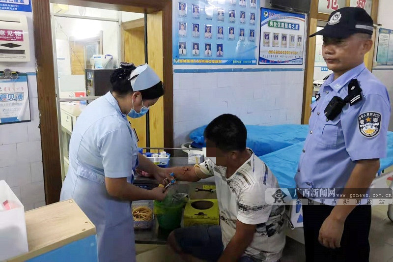 就是不吹响?男子高速醉驾被查 吹气时竟耍小聪明