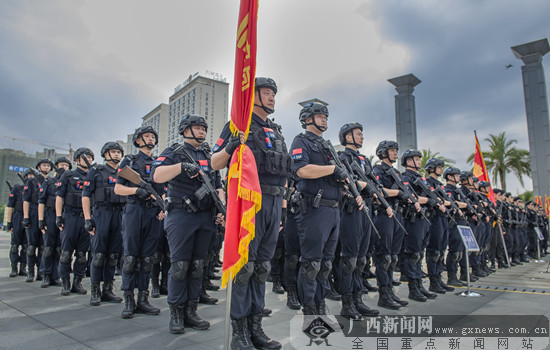 桂林公安局举行新中国成立70周年大庆安保誓师大会