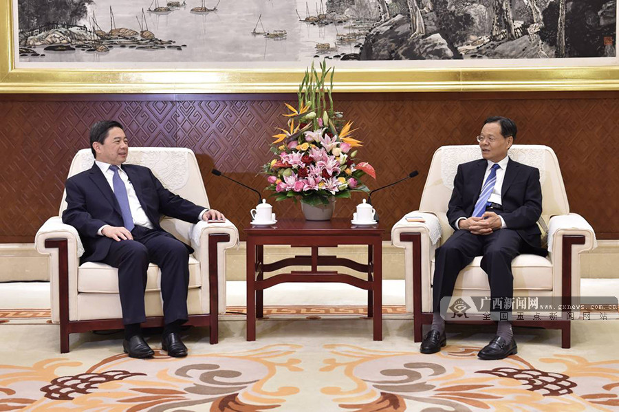 陈武会见文莱首相府部长兼财政与经济部第二部长刘光明