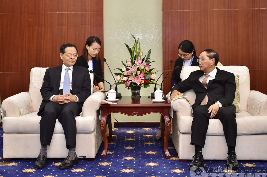 鹿心社陈武分别会见出席第十六届东博会的各国政要