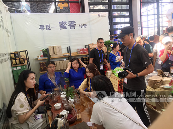 《英语Vlog探馆》幕后:揭开神秘“天团”的面纱