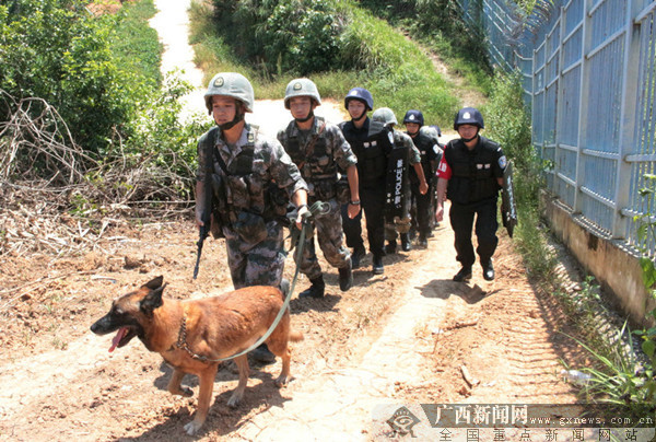 凭祥开展联合武装巡逻维护边境安全稳定