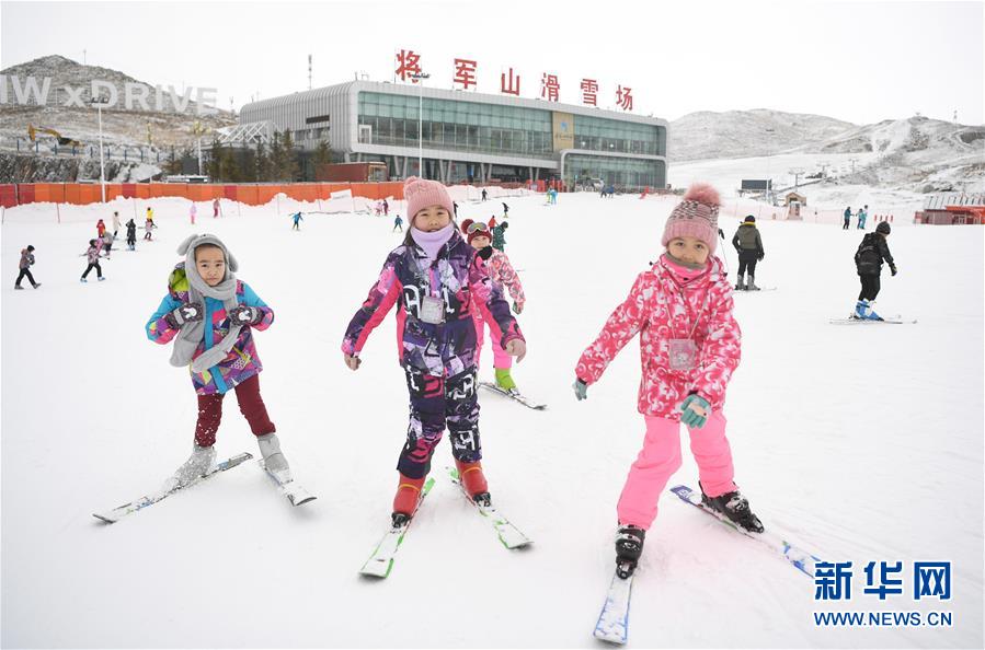 新疆阿勒泰市开设四季滑雪课（最新发布）