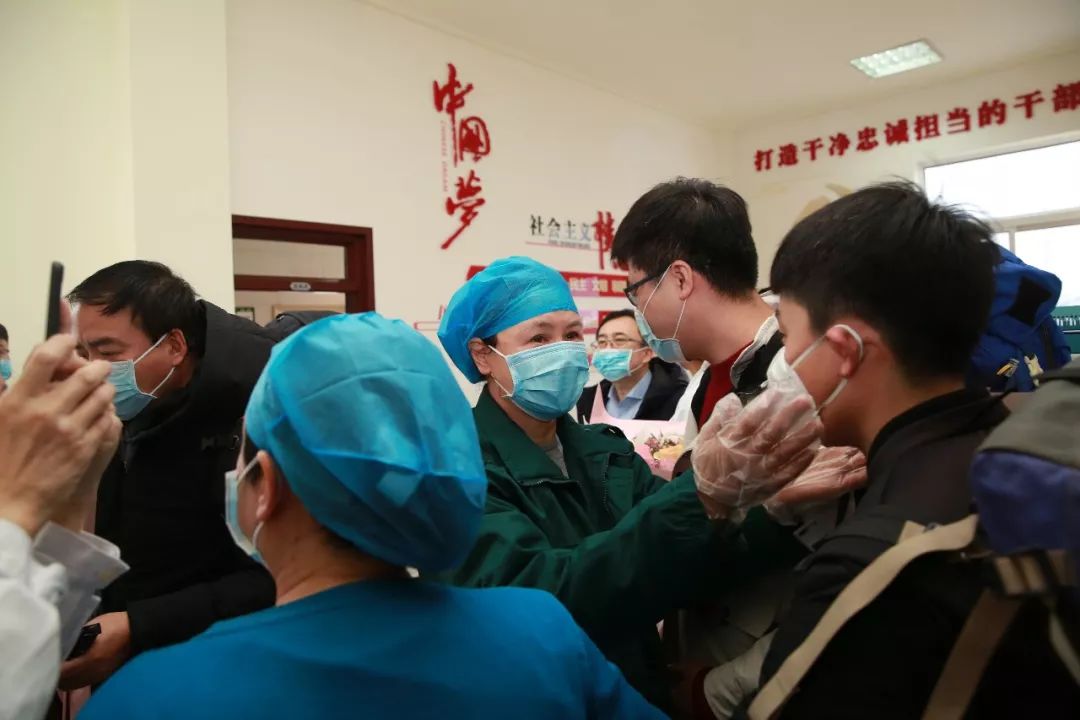 【你有多美】辽宁:137名“白衣战士”出征武汉!请你们一定平安归来!