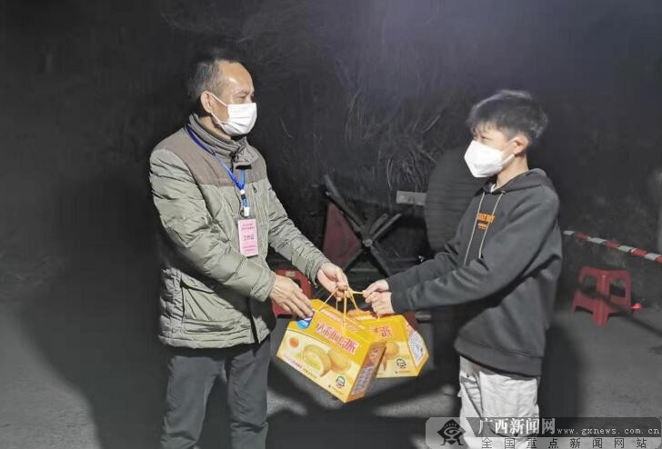 防城港港口区村民自发支援疫情防控第一线