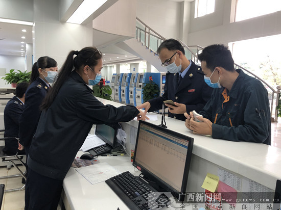 钦北区税务局“非接触式”办税模式 不间断提供服务