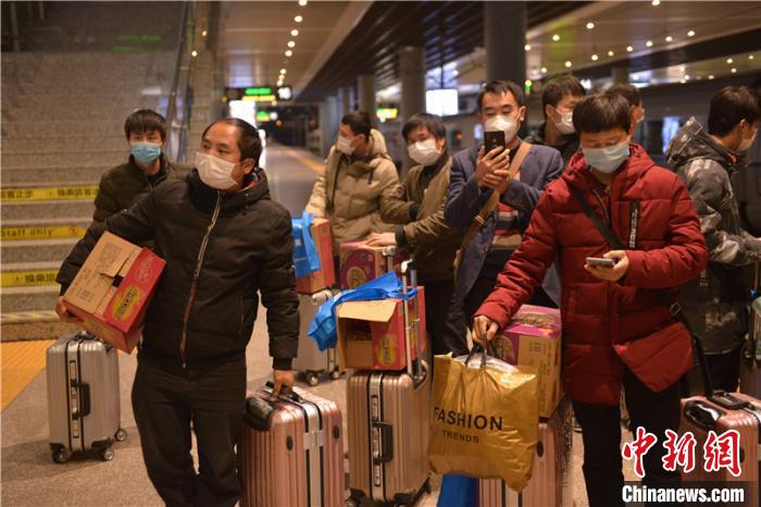 开往杭州的列车：三千里 只为你