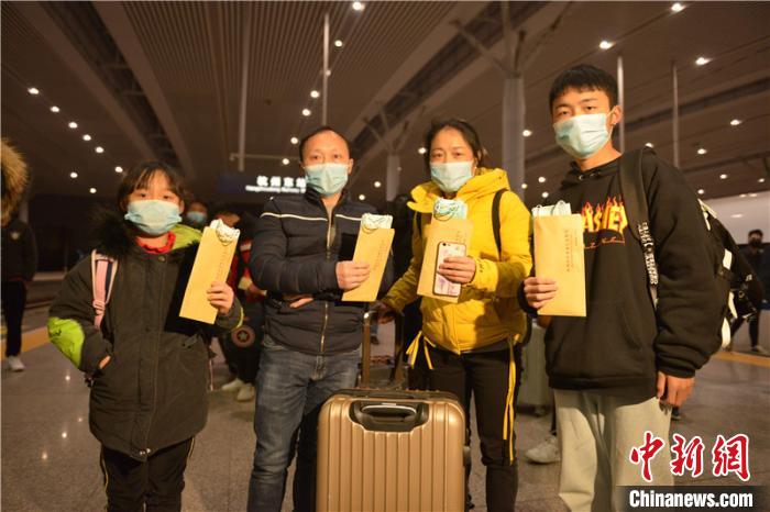 开往杭州的列车：三千里 只为你