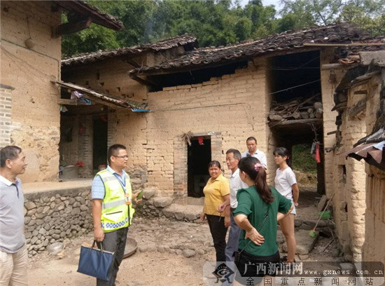 灵山县：党性在扶贫一线熠熠生辉