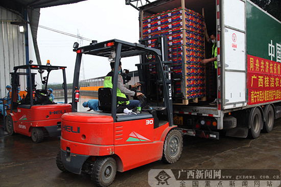 直发武汉！第十班广西支援湖北果蔬物资专列发出