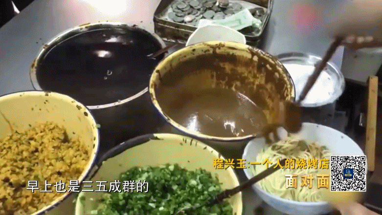 面对面丨不停业,顾了家,看了樱花 这位烤串店的老板娘