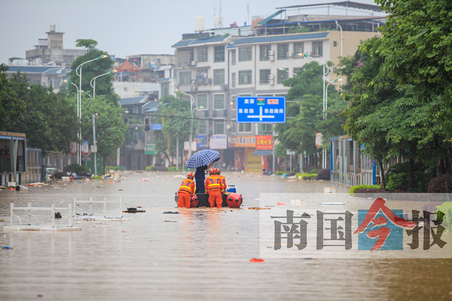 6月8日,受强降雨及上游来水影响,洛清江水位暴涨,柳州市柳东新区雒容