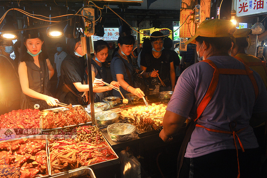 真香实探南宁夜市美食街品尝舌尖上的美味图