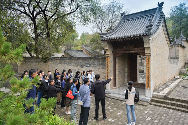 于成龙故居位于方山县北武当镇来堡村,创建于清代早期.