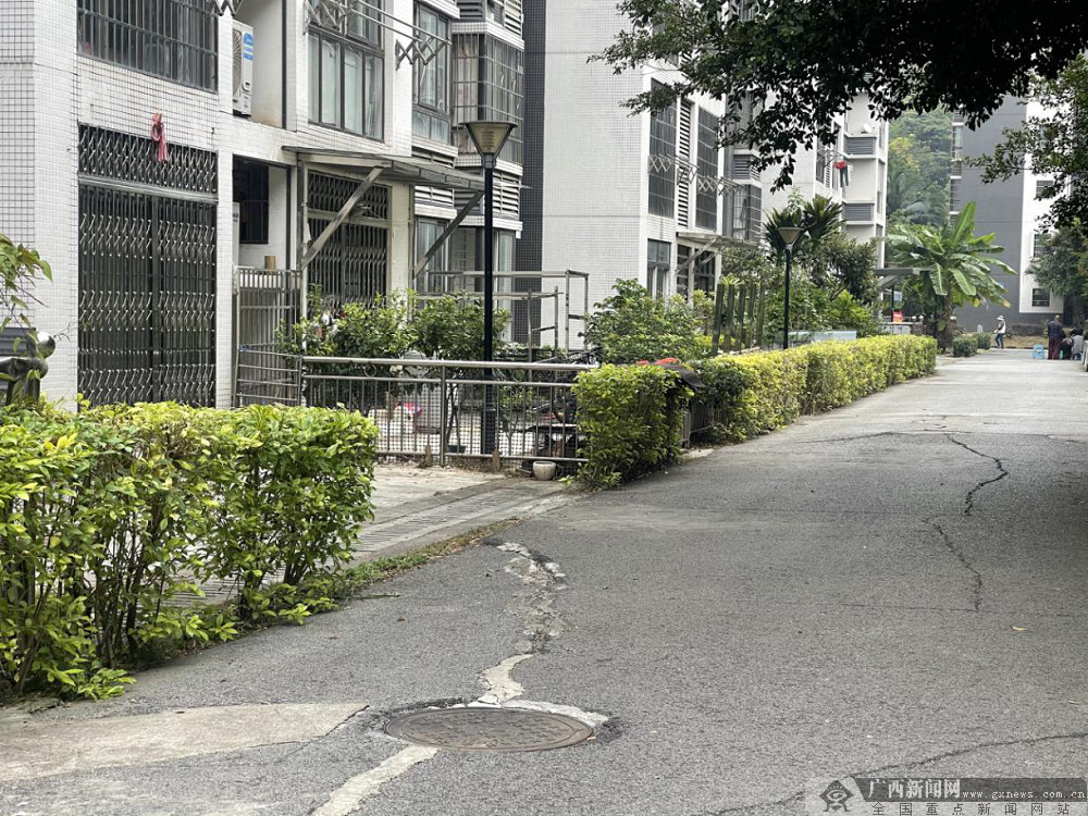 创“无违建社区” 鱼峰区白莲街道执法队入户动员