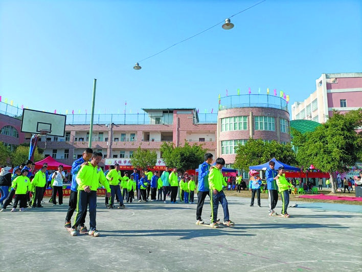 (记者 陈凤秀 通讯员 陈洪波 梁金泉)11月28日,由玉林市特殊教育学校