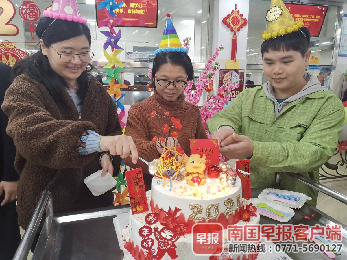 生日怎么过最惊喜 85ba99e6084bdc8b3004c0a1ffbb00d9.jpg