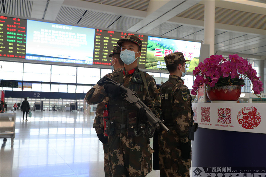 武警南宁支队官兵春节期间坚守执勤一线