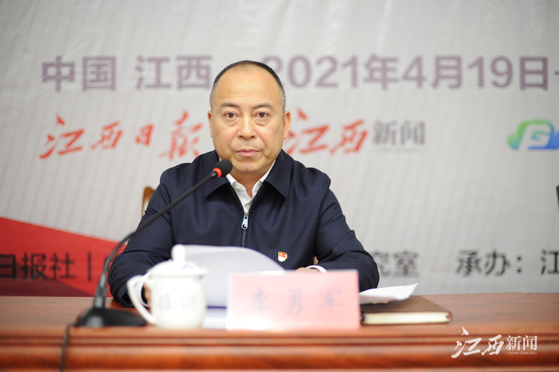 铜鼓县县委副书记,县政府县长李勇军,县委常委,县政府副县长李铭,县