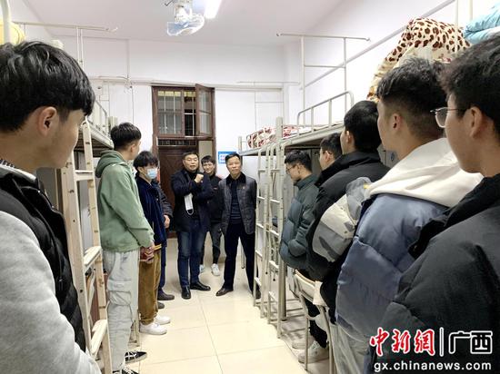 柳州铁道职业技术学院:党史党课讲在宿舍里|手机广西网