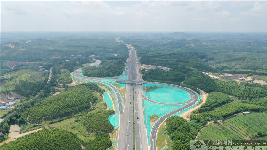 兰海高速公路钦州至北海段新建那丽互通建成通车