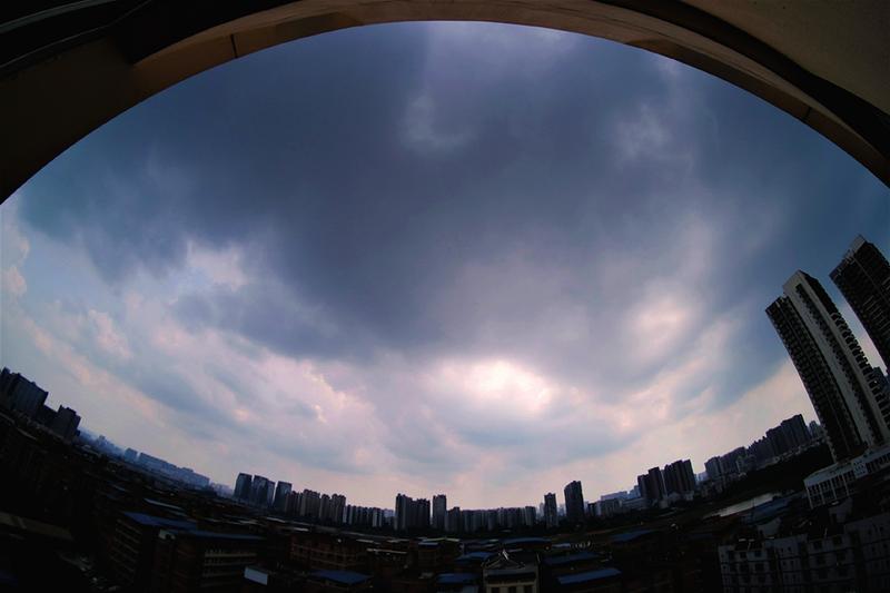 台风外围热浪发力 广西大部地区又调回了“炎热”频道