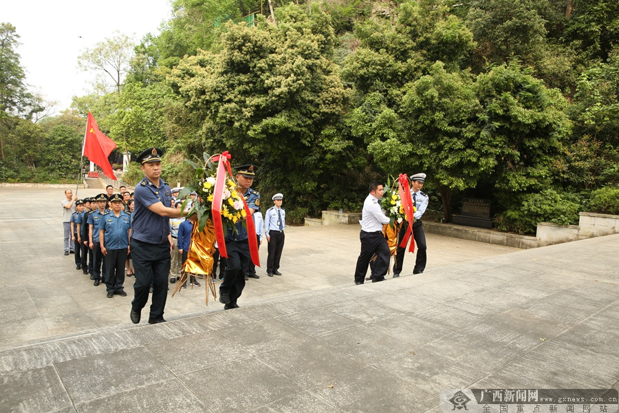 缅怀革命先烈.柳州高速公路运营有限公司永福分公司供图