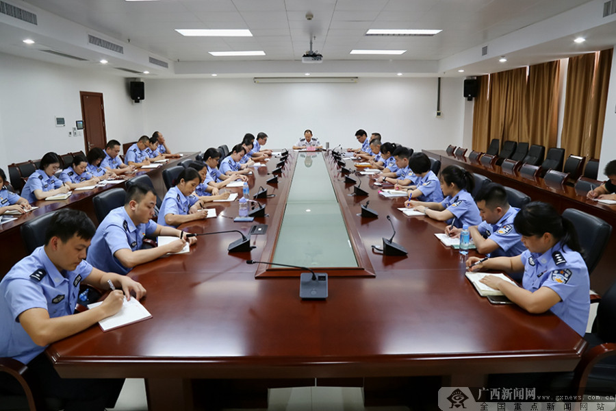 自治区公安厅党委委员参加党史学习教育专题组织生活会