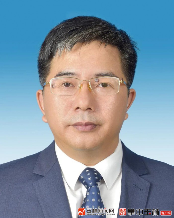 在职研究生,高级管理人员工商管理硕士,中共党员,现任玉林市委书记