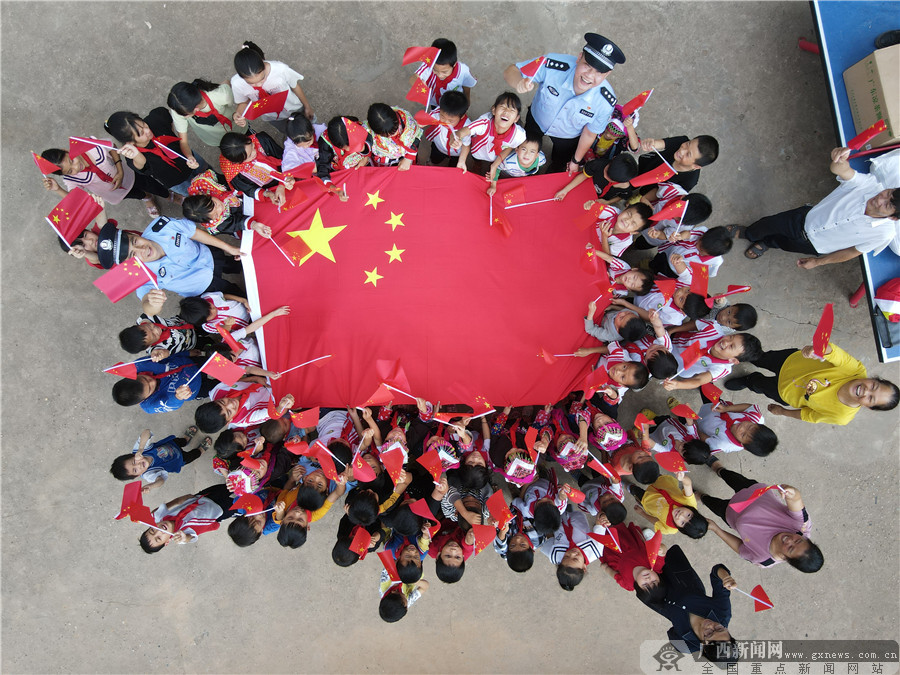 广西桐棉边境派出所组织开展爱国主义进校园活动15