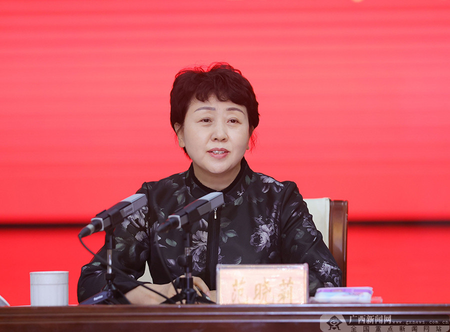 范晓莉在广西广播电视台调研