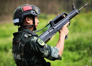 7 弹无虚发!武警特战队员快反射击火力全开(组图)