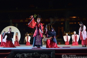 年轻人的“破产三坑”?JK、Lolita、汉服为何这么火?