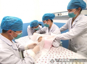 广西妇幼保健院完成广西首例(SMA)治疗药物鞘内注射