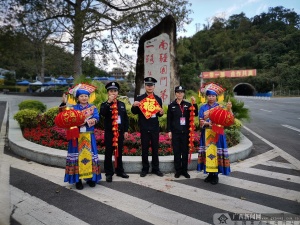 桂林行政审批局组织观看《湘江1934·向死而生》