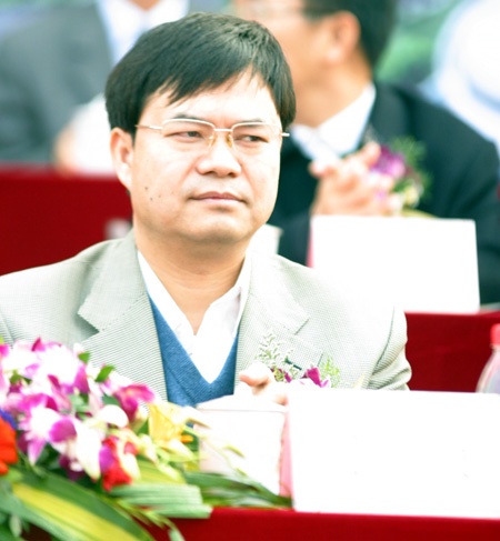 自治区人民政府宋晓天秘书长出席典礼.李伟国摄