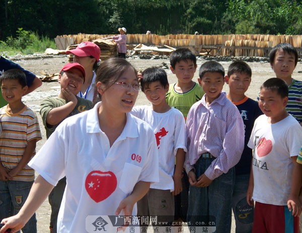 心理咨询老师毛小玲给灾区学生送来关爱
